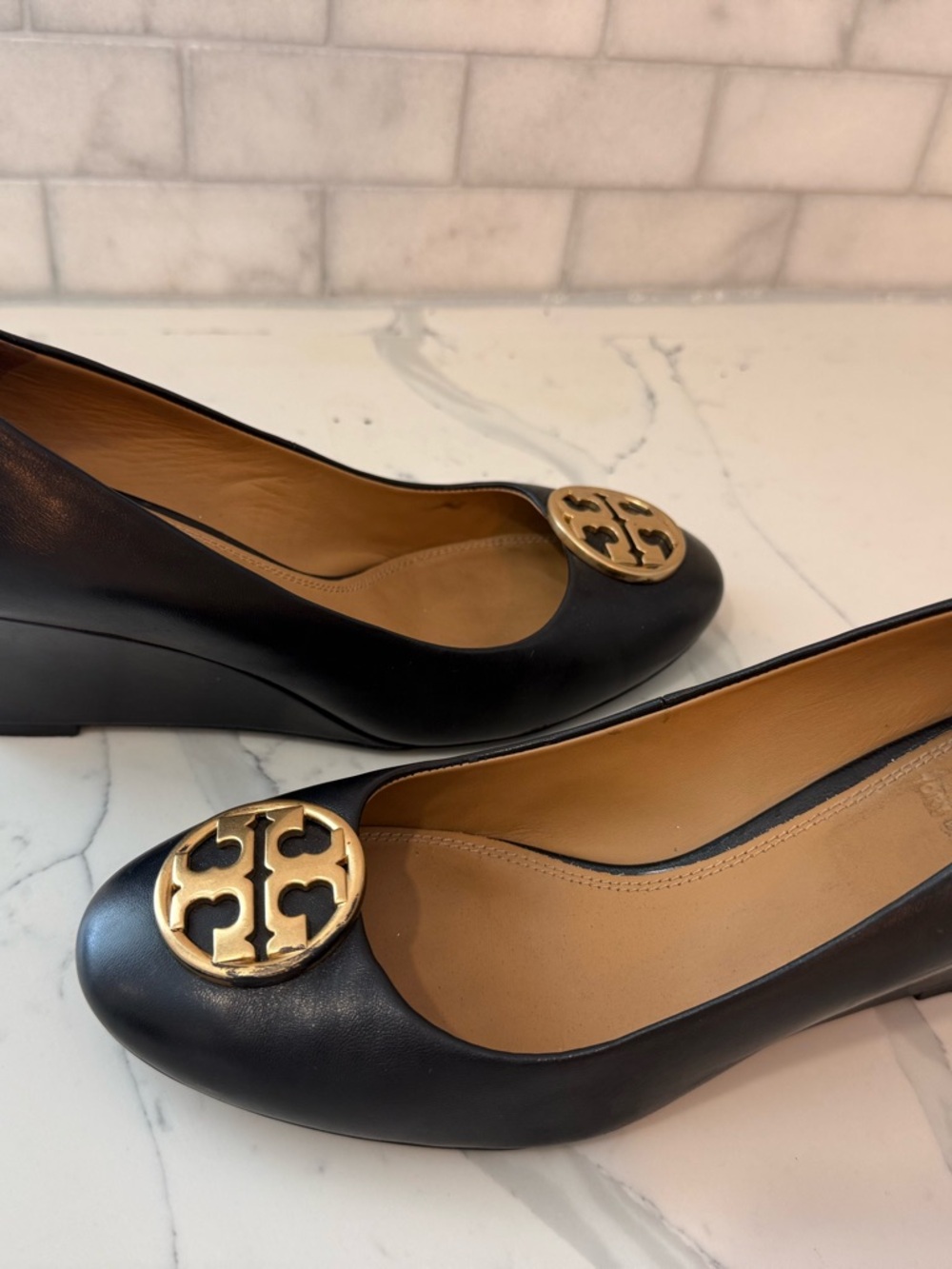 Tory Burch Black Leather Ballet Flats with Gold Logo - Picture 6 of 6